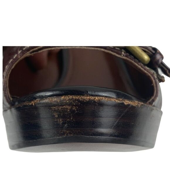 Marc fisher Burgundy Pebbled Leather Platform Heels Pep Toe Two Buckles US 8.5M - Picture 10 of 15